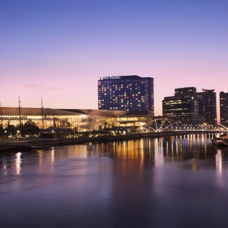 Pan_Pacific_Melbourne_Exterior_Night