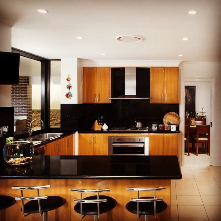 18160755 1266095430165390 354951 768x768