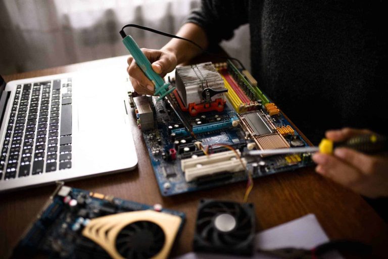 computer repair image 768x512